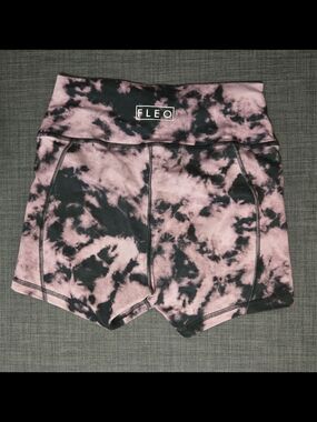 Fleo Pink & Black Tie-Dye High-Rise Athletic Shorts